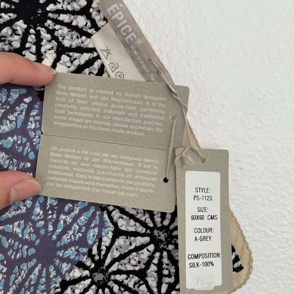 NWT Patterned Blue Square Silk Scarf by Épice - Picture 6 of 9